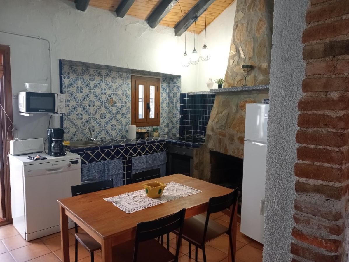 Familiar Con Chimenea - Alt Emporda Apartment