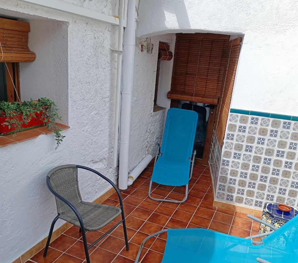 Familiar Con Chimenea - Alt Emporda